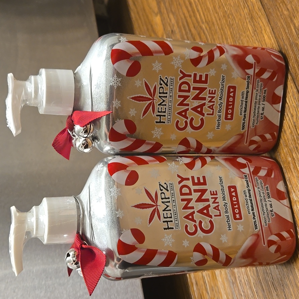 New  Hempz Candy Cane Lane Herbal Body Moisturizer 2ea  17oz Bottles Peppermint